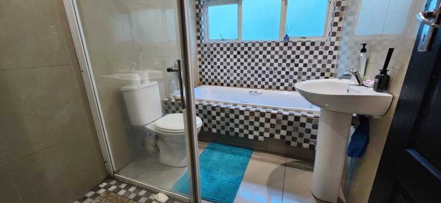 4 Bedroom Property for Sale in Weltevreden Valley Western Cape